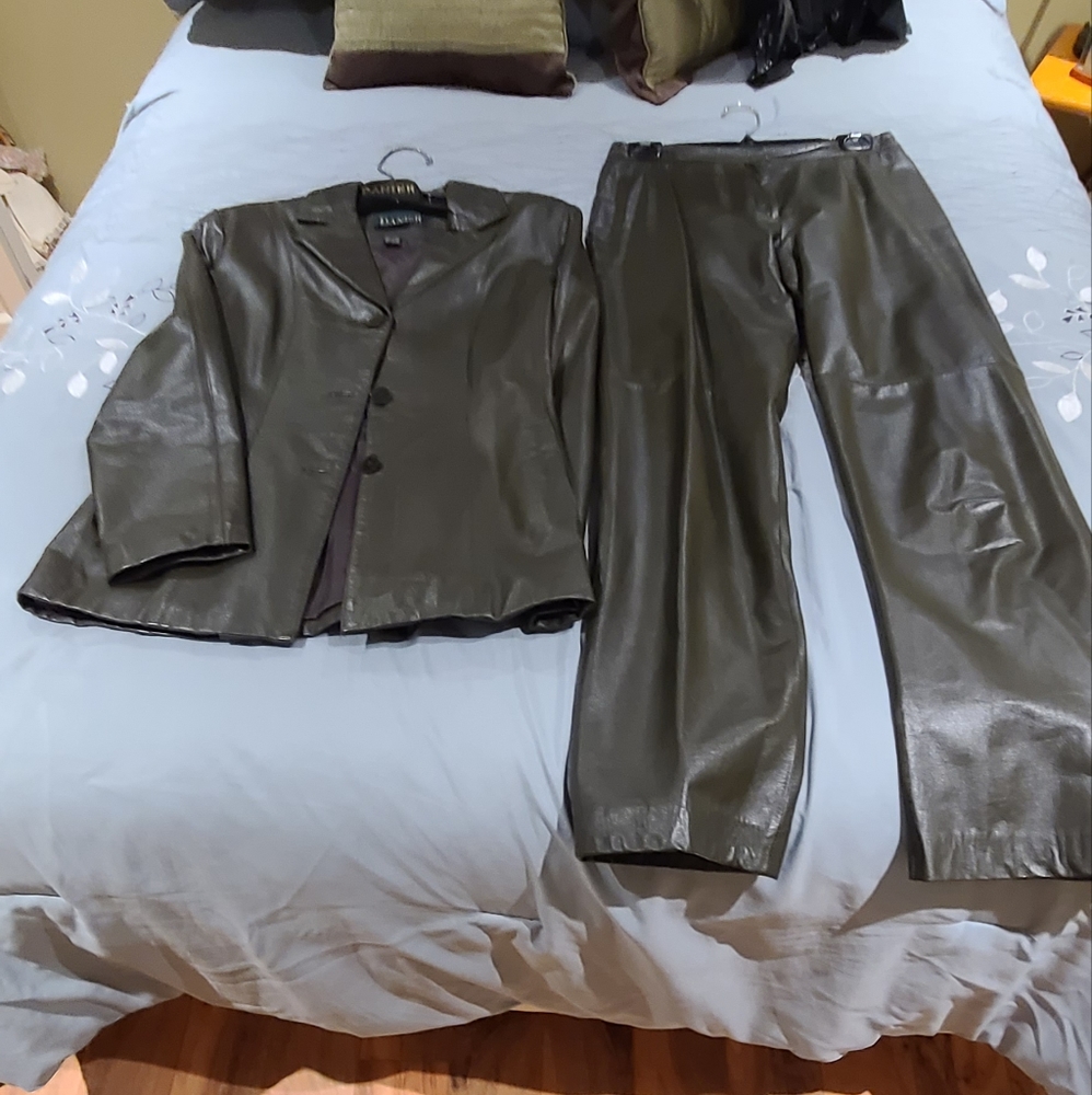 Ladies Danier Leather Pants and Jacket Suit